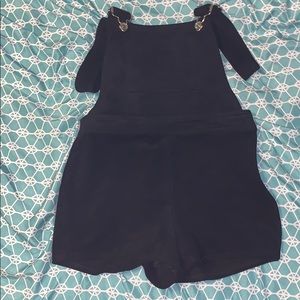 Short jumpsuit